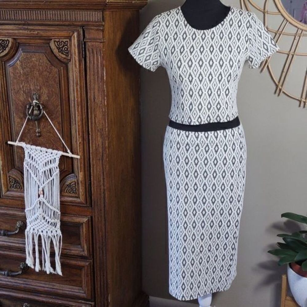 Bethany Mota Skirt Set Black‎ and White Geo Print Sz L